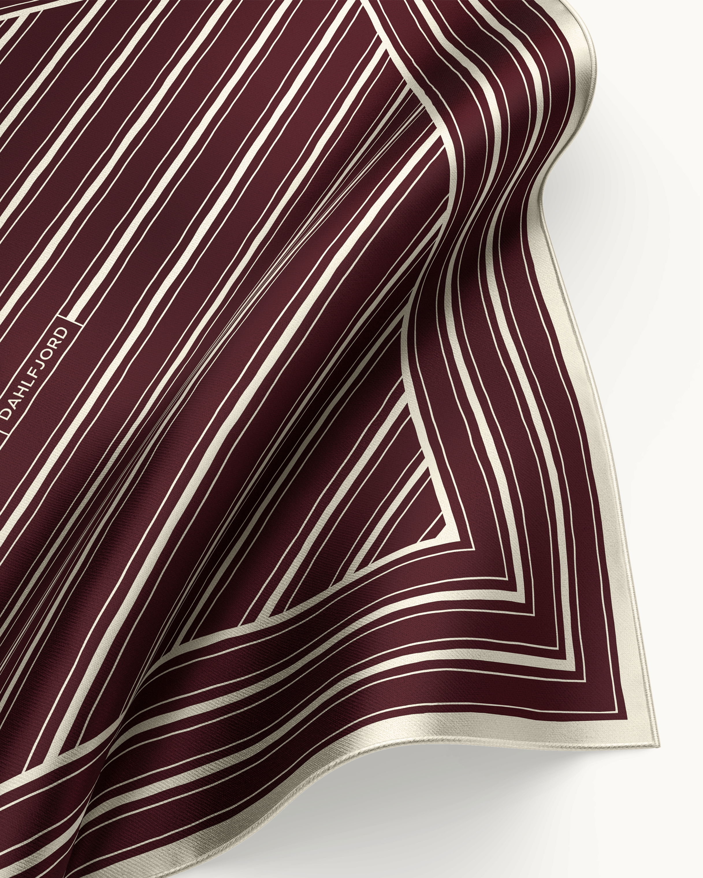 Vinröd Randig Silk Scarf