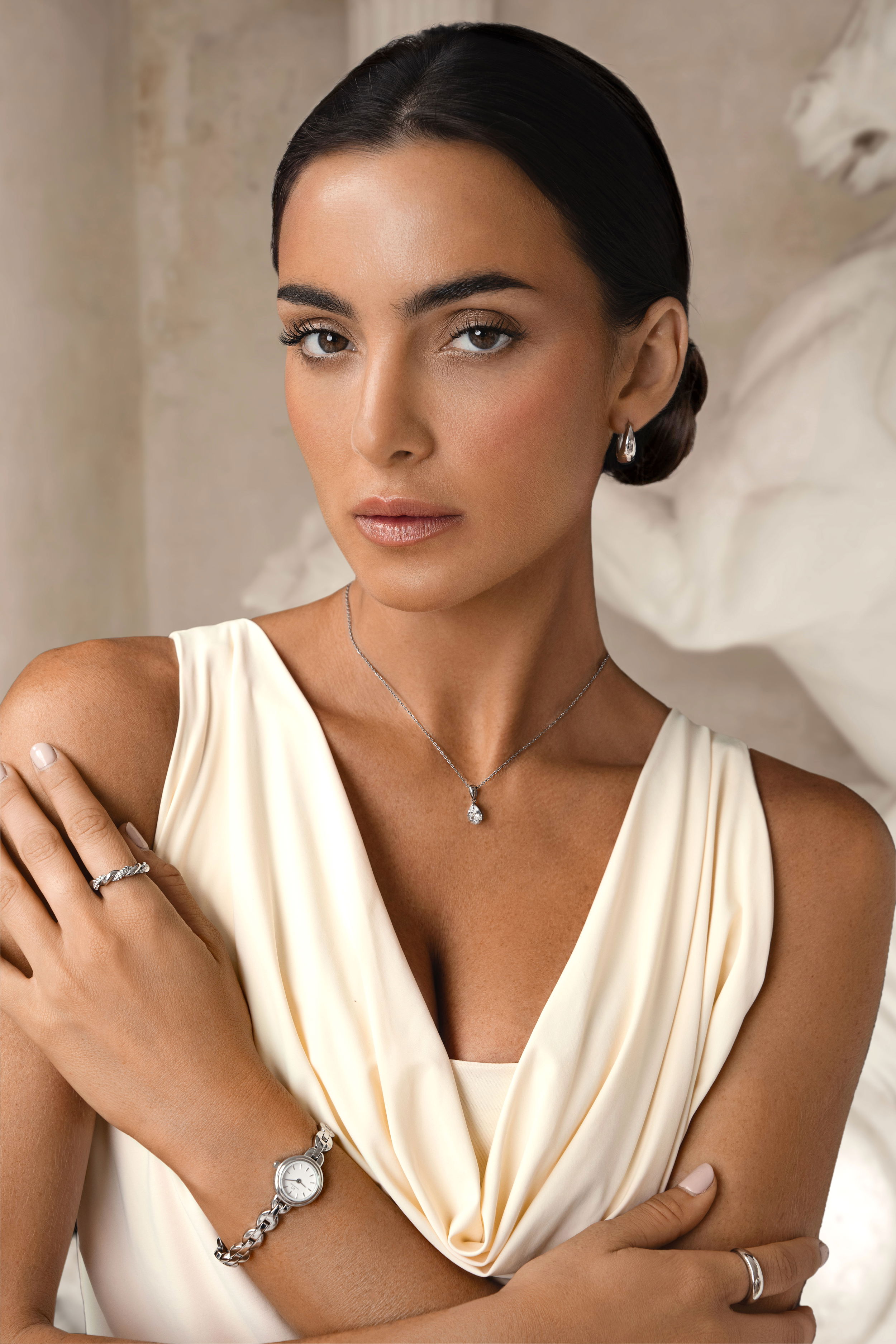 Julia Droppformat Halsband Silver Ton