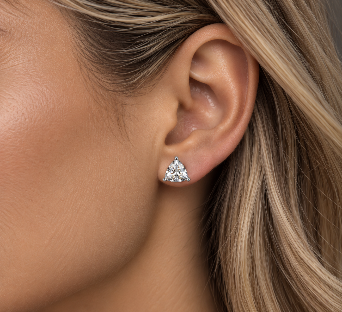 Mira Stud Trillion Örhängen